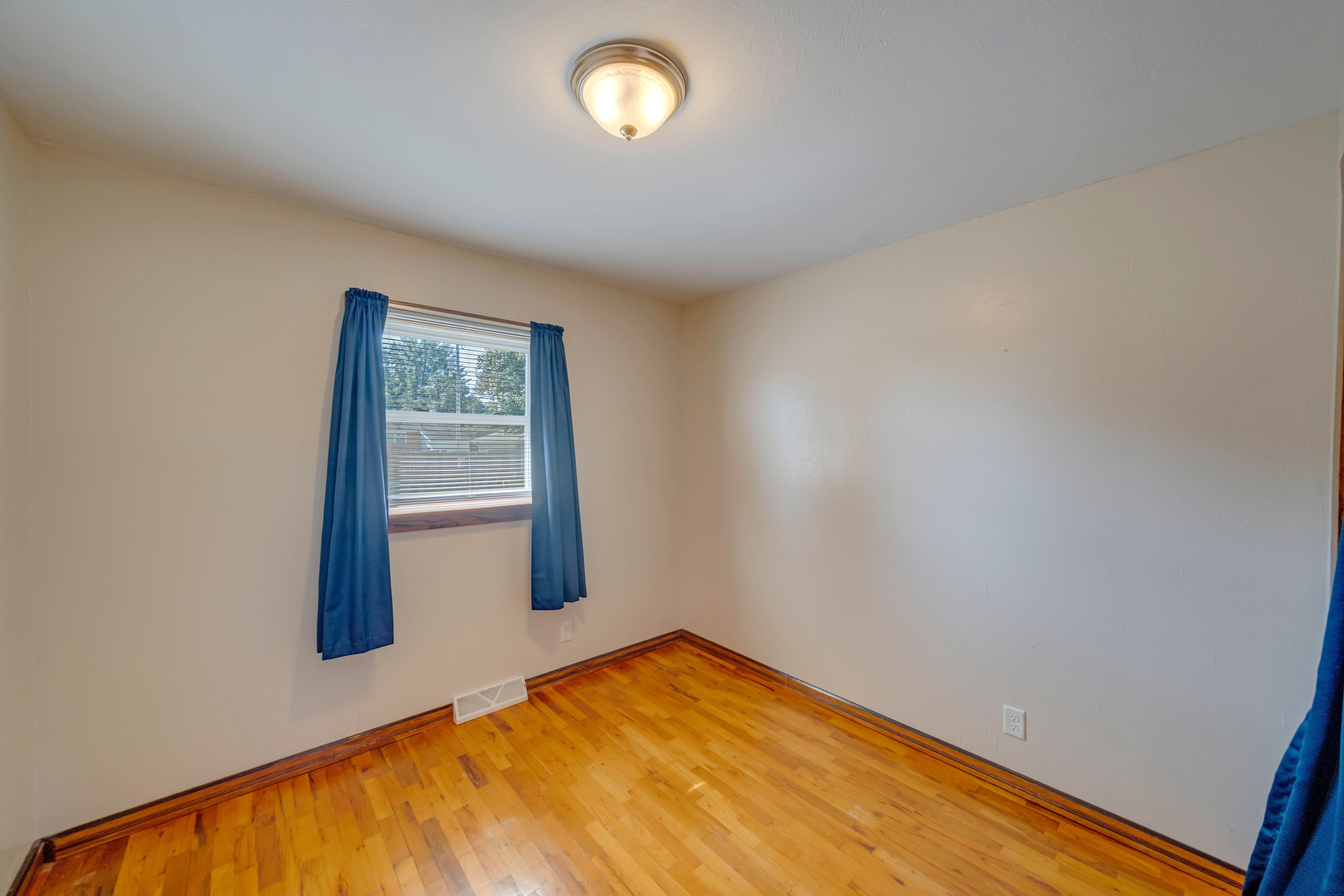 Listing Photo: 320 Burlington Ave, Martensdale, IA 50160 (29 of 34)